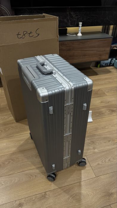 Чемодан 100 литров , ninetygo 90