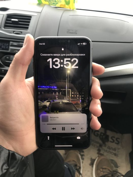 Прдается 11 айфон