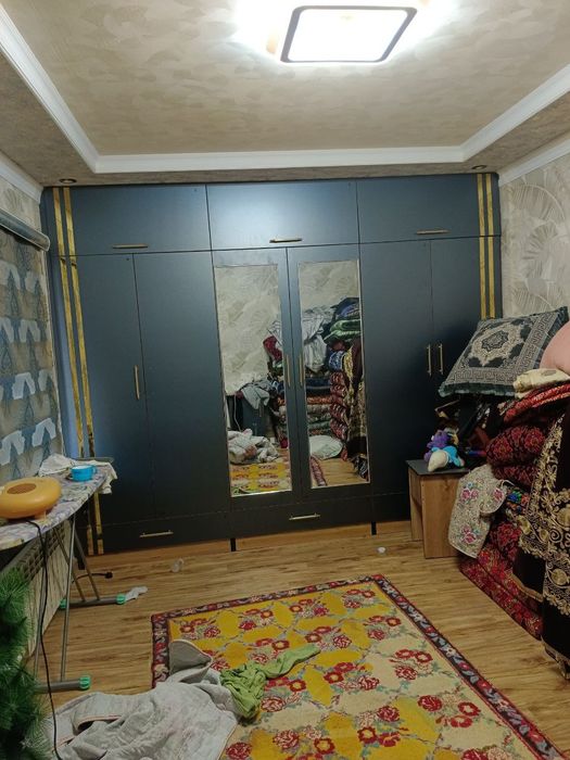 Uy sotiladi 10 sotix hovlisi bor yevro remont