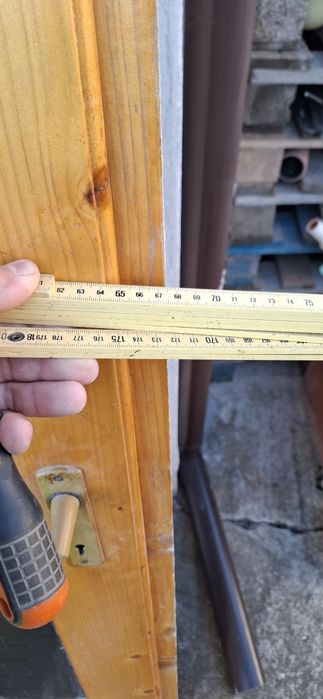 Usa interior lemn masiv