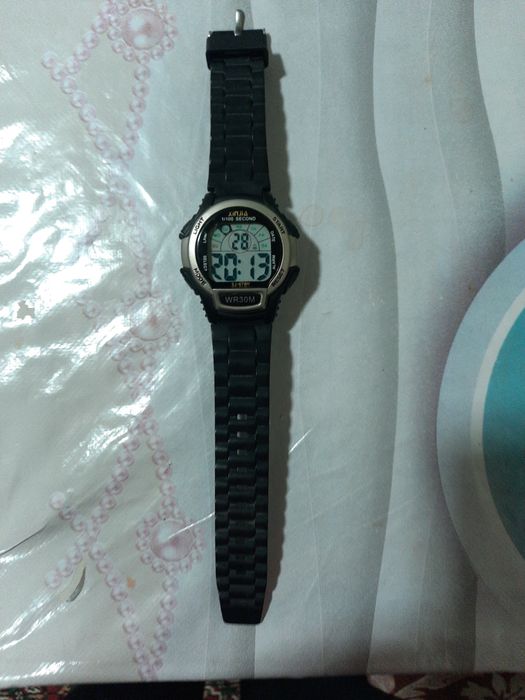 Бирси, 100 минг, Часы 4 вида оригиналные все