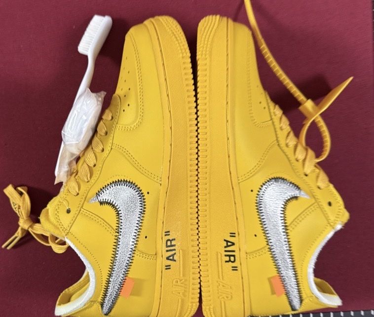 Air force 1 x off white University Gold