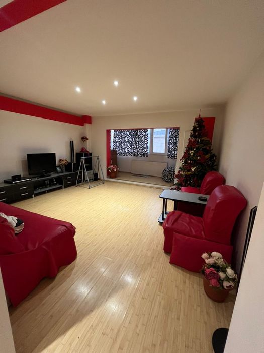 Vand Apartament 3 Camere Central 85mp
