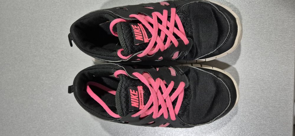 Маратонки Nike 5 чифта