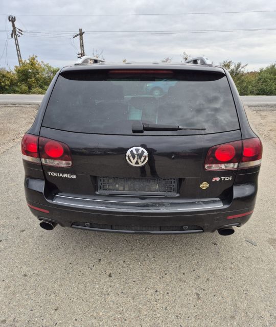 Fuzeta fata dreapta Volkswagen VW Touareg generatia 1 7L (facelift)