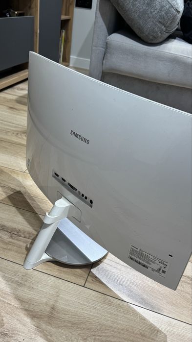 Монитор Samsung. Есть дефект на экране