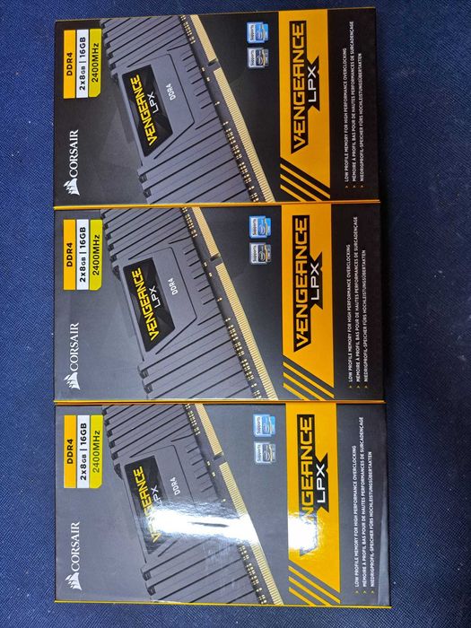 Kit RAM Corsair DDR4 16GB 2400MHz CL16 2X8GB Vengeance LPX