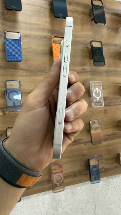 iPhone 16
