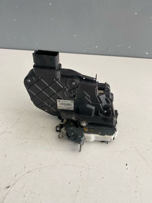 Broasca incuietoare usa stanga fata RHD VOLVO S80 2007 30784482 31416677