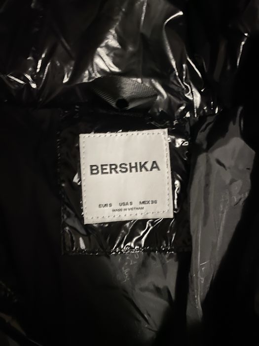 Geaca bershka.