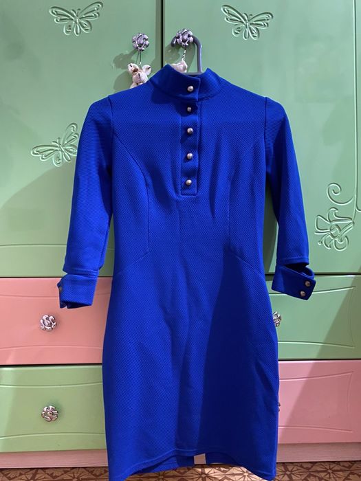 Продам нарядные платья.