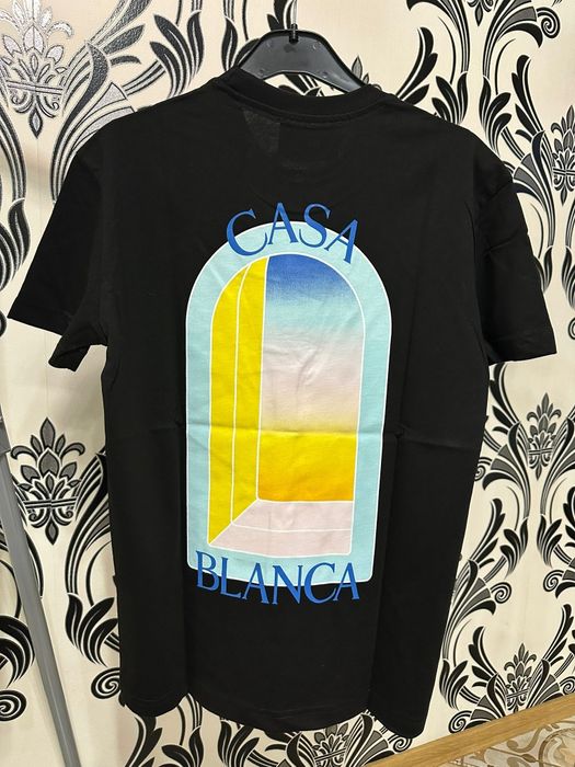 Tricou model nou Balenciaga, Casablanca