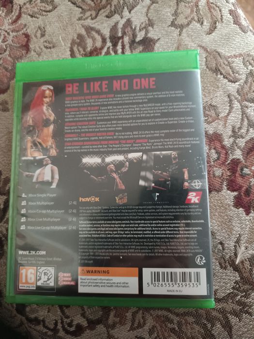 Vând joc nou nouț și căști Apple