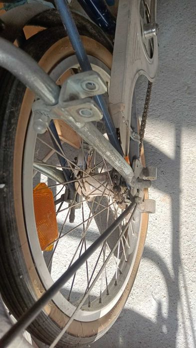bicicletă made in Germany inclusiv cu roti ajutătoare. Foarte robusta, aproape noua