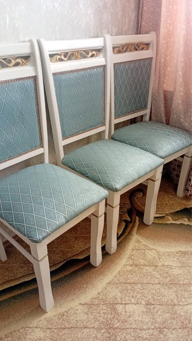 Продам стулья для гостиной.