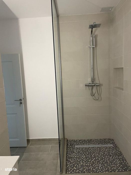 Casă de închiriat, 5 camere, garaj, curte