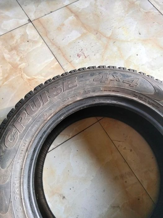 Продам покрышку на 16 (1 шт)