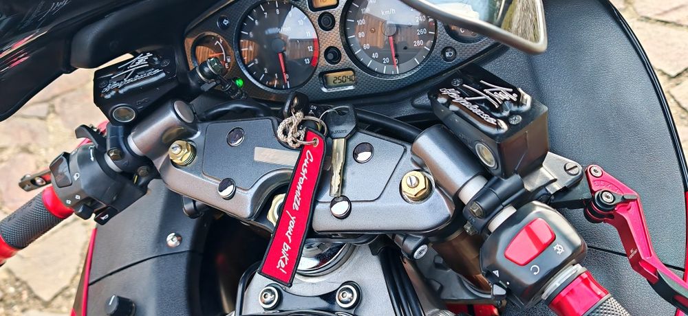 Suzuki Hayabusa  GSX1300R 25040km