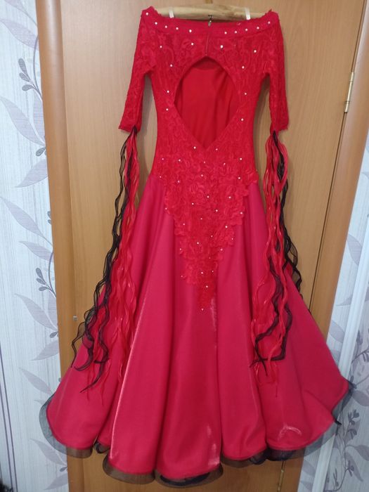 Платье для бальных танцев.