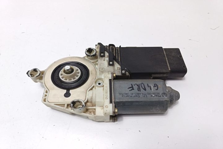 Motoras geam dreapta fata 1C1959802A Volkswagen VW Golf a 4-a generat