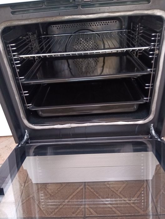 Свободно стояща печка с керамичен плот Gram с 2 години гаранция!