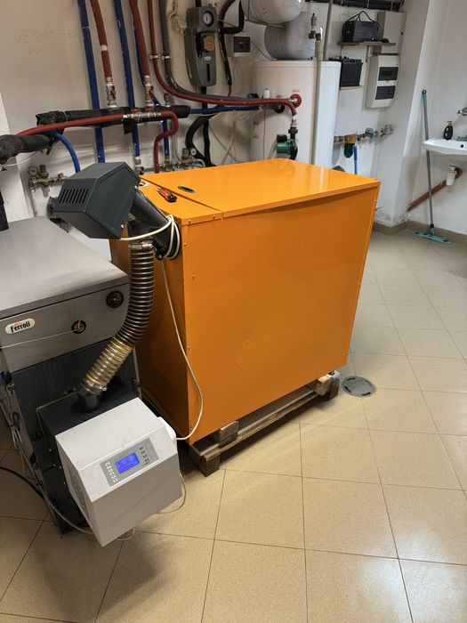 цяла пелетна система FERROLI 35 kW + BISOLID + 300 л БОЙЛЕР“