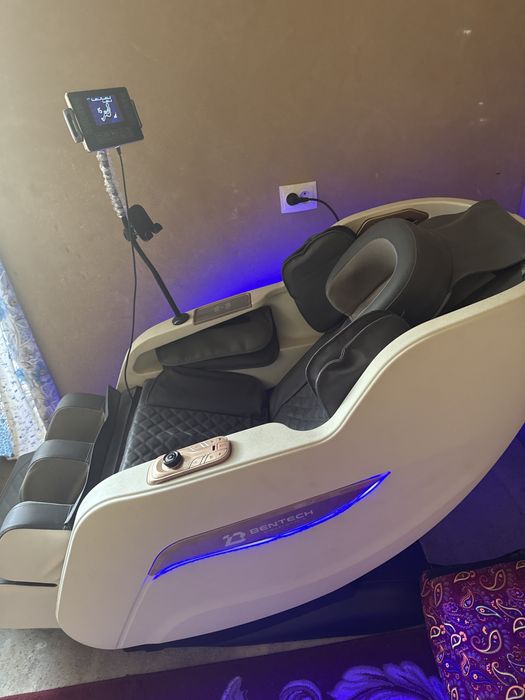 Massajniy stol  hali yangiday 6 oy buldi olganimga pachtiy ishlatmadik