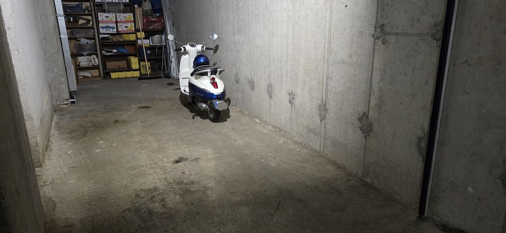 Гараж за  мотори