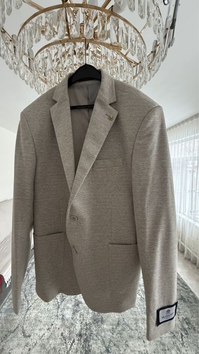 Новый костюм с брюками