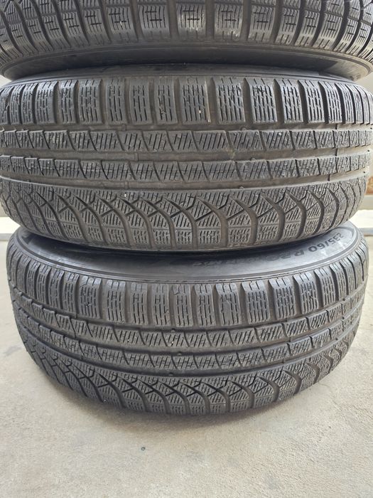 4 Броя 235/60/20 Pirelli 2x7,2mm 24dot, 2x6,5mm 21dot