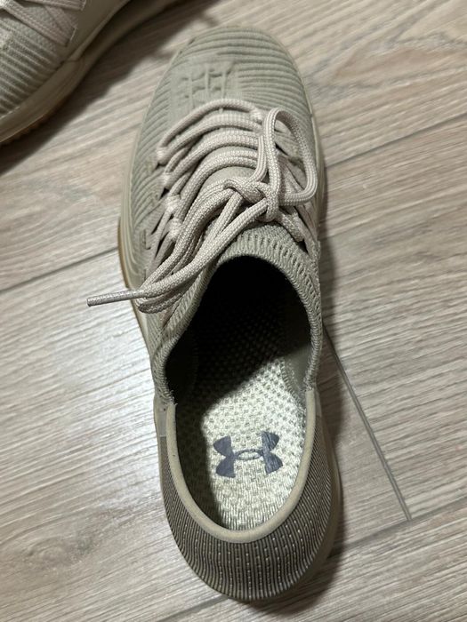 Adidasi Under Armour