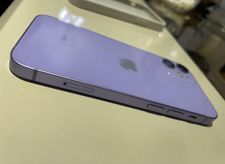 Продам или обменяю iPhone 12