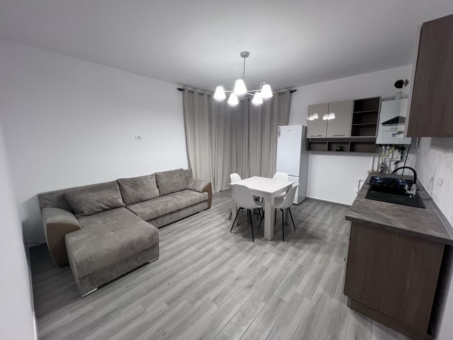 Inchiriez apartament