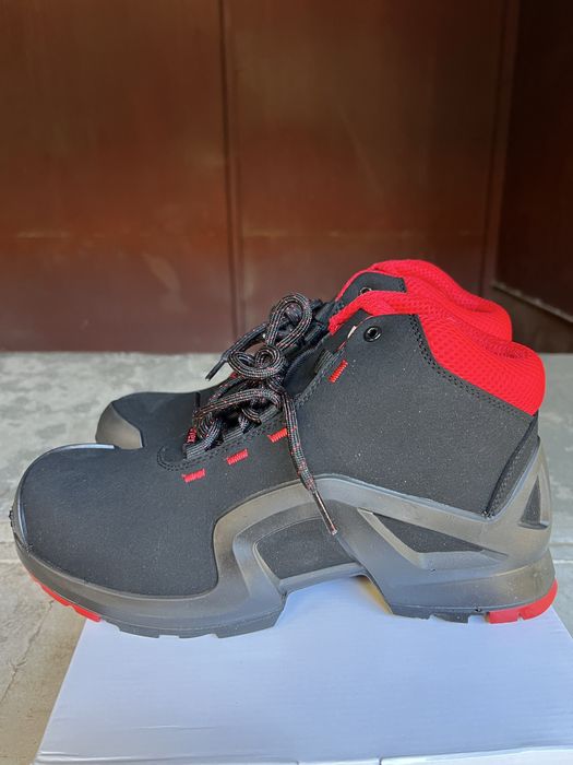 Vand bocanci protectie Uvex marimea 44