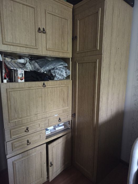 Продам  шкаф удобный