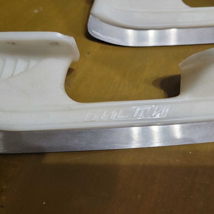 Продам лезвия коньков