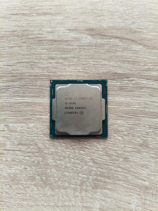 Процессор Intel Core i3-8100