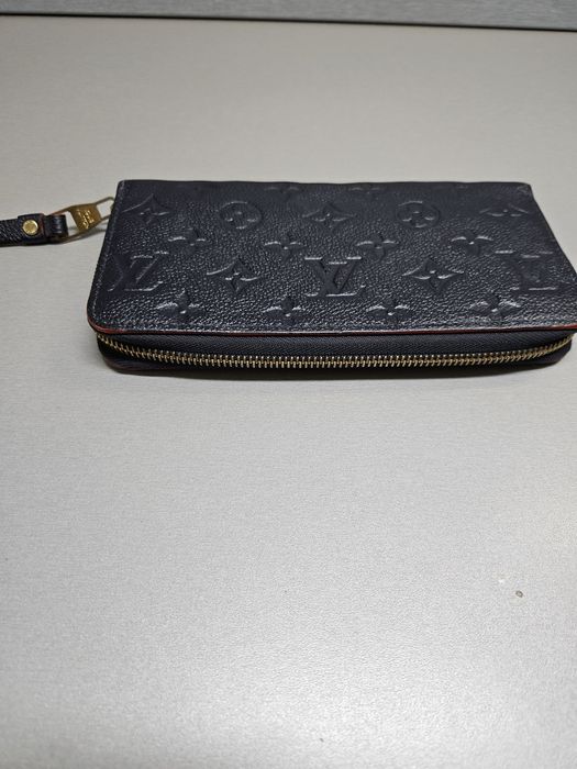 Оригинално портмоне Louis Vuitton с цип