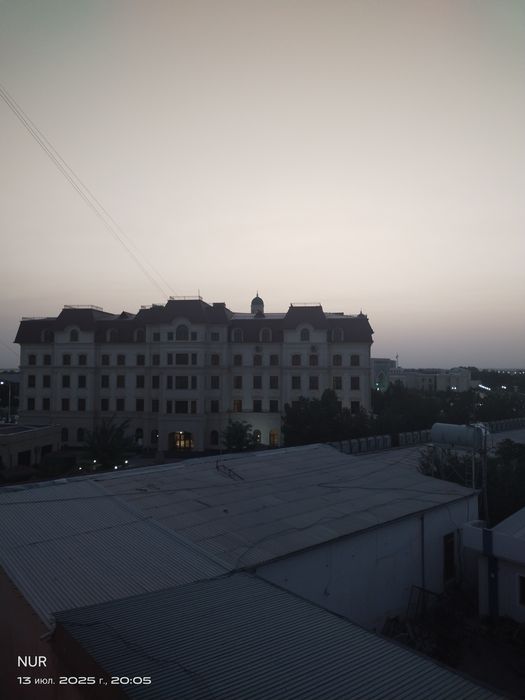 Uy sotiladi. Yangi masjid, Termiz palace mehmonxonasi orqa tomonida..