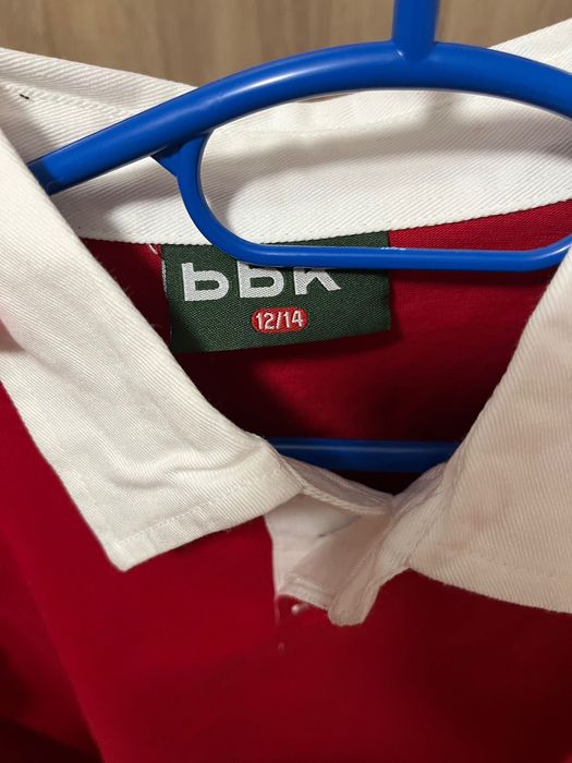 Червена блузка с якичка