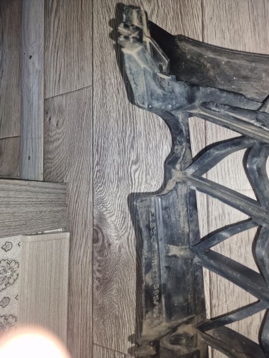 Продам решотку монтеро спорт