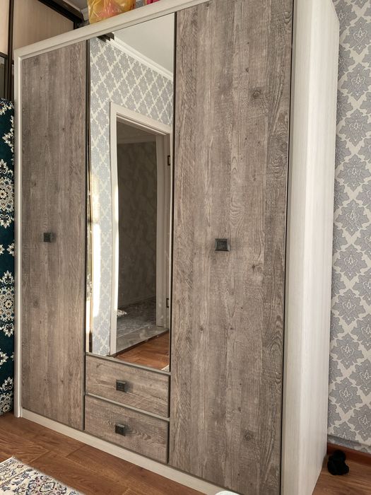 Продам спальный гарнитур