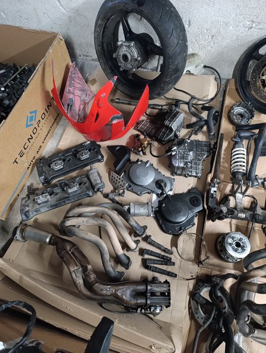 Части за Honda CBR 929