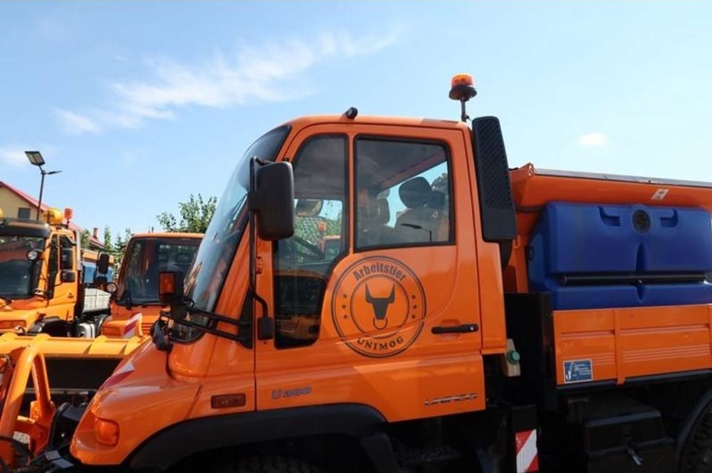 Unimog u500 u400 u300 4x4 deszapezire