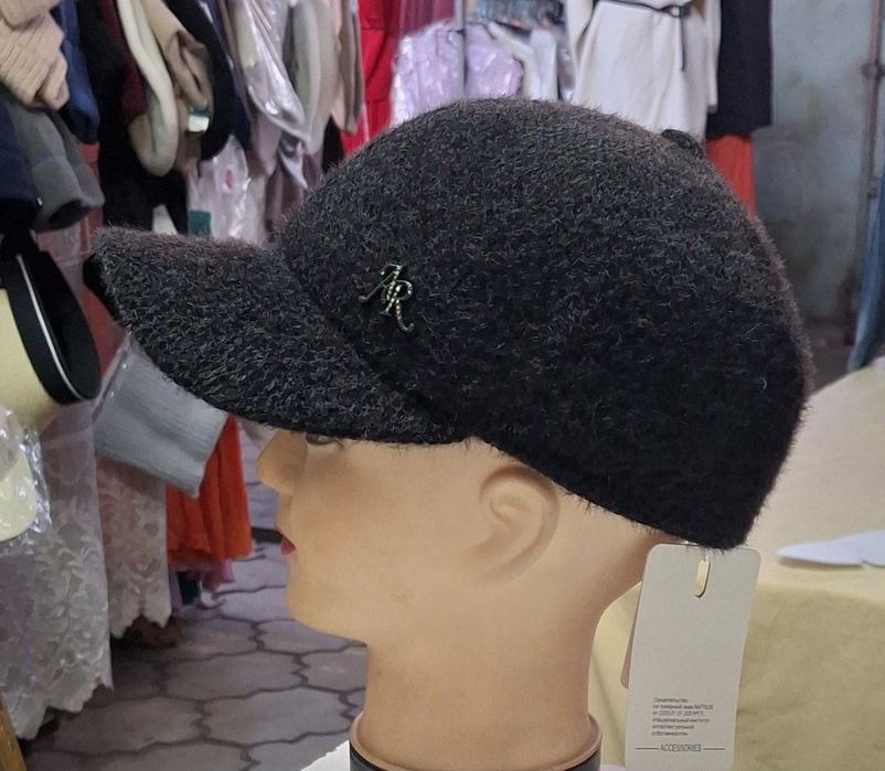 Кепка чёрная с ушками