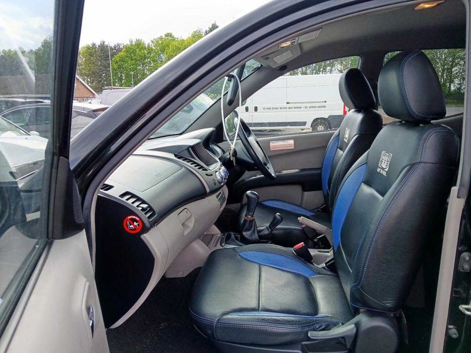 Dezmembrez Mitsubishi L200 2.5 Diesel 2006