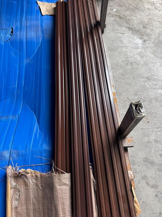 Producător de șapcă metalica