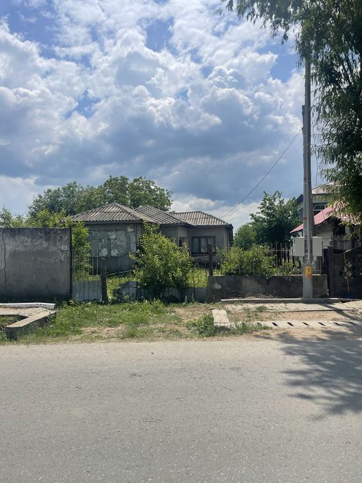 Casă cu teren 2.250 mp Brăniștari la 30 de km de Bucurresti