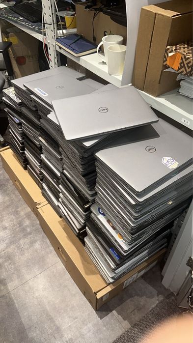 В продаже ноутбуки