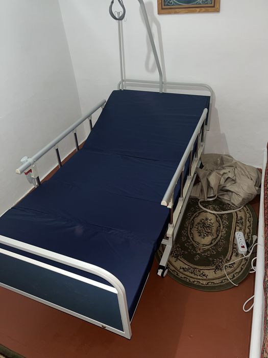 Медицинская кровать